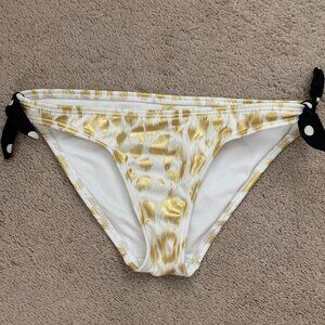 Victoria’s Secret white & gold leopard print bikini bottoms size small